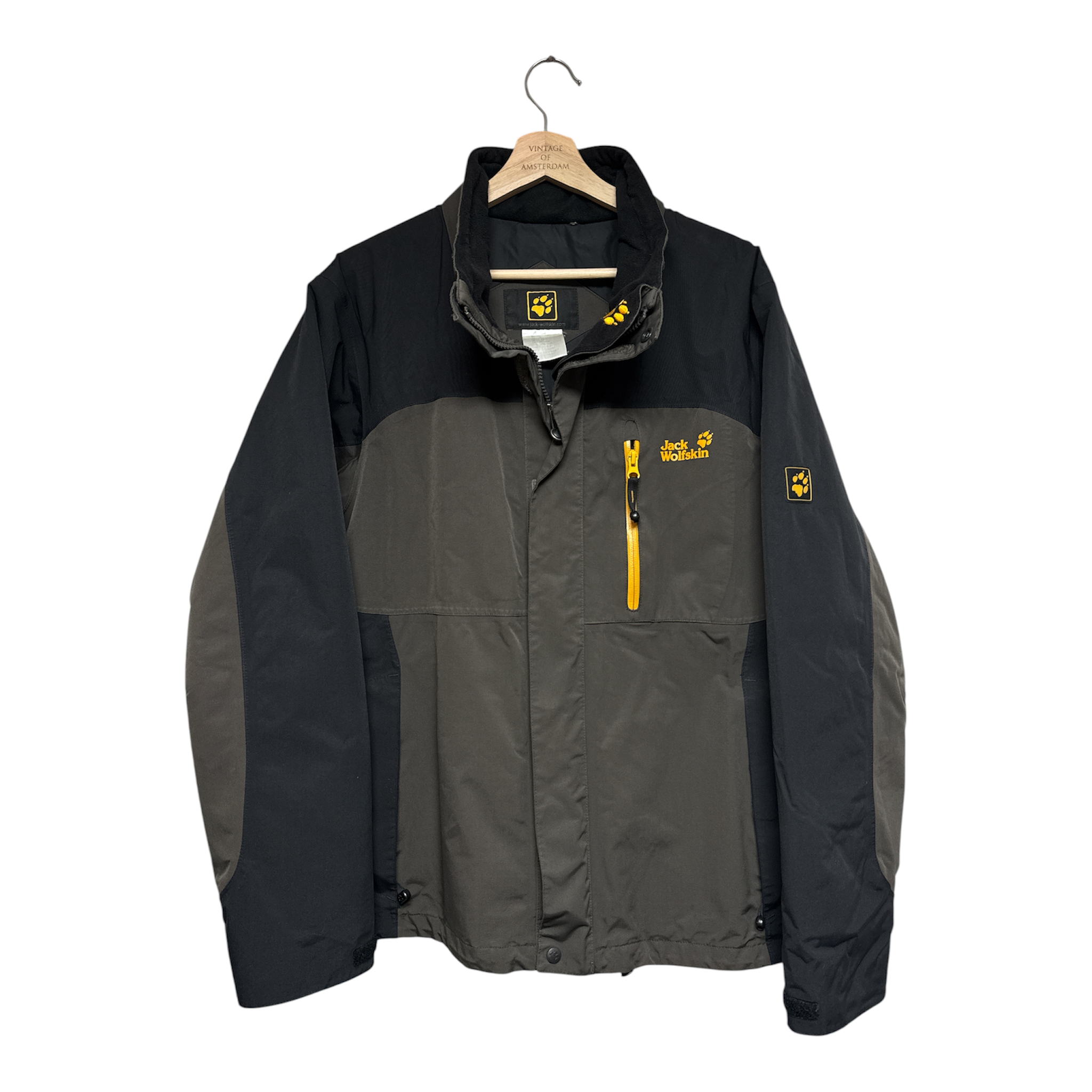 VINTAGE JACKWOLFSKIN JACKET